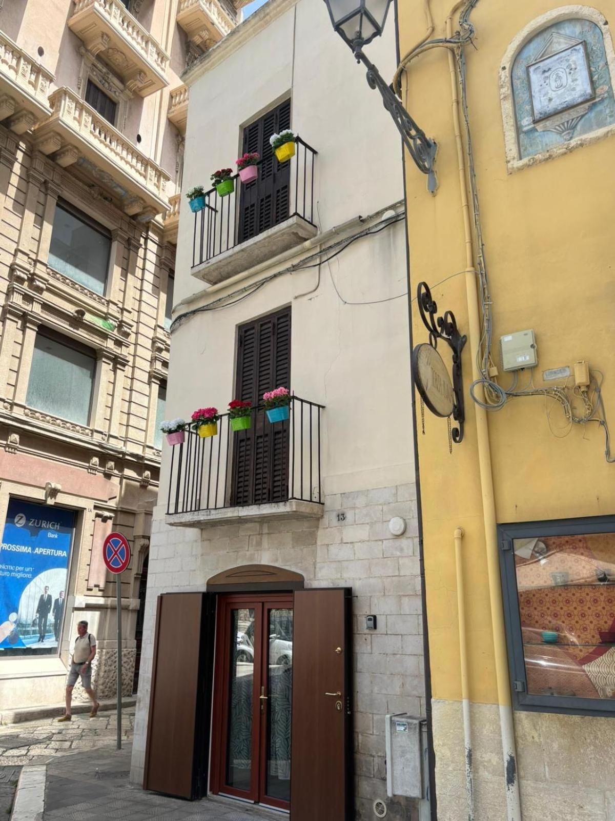 La Palazzina Dei Fiori Villa Bari Bagian luar foto